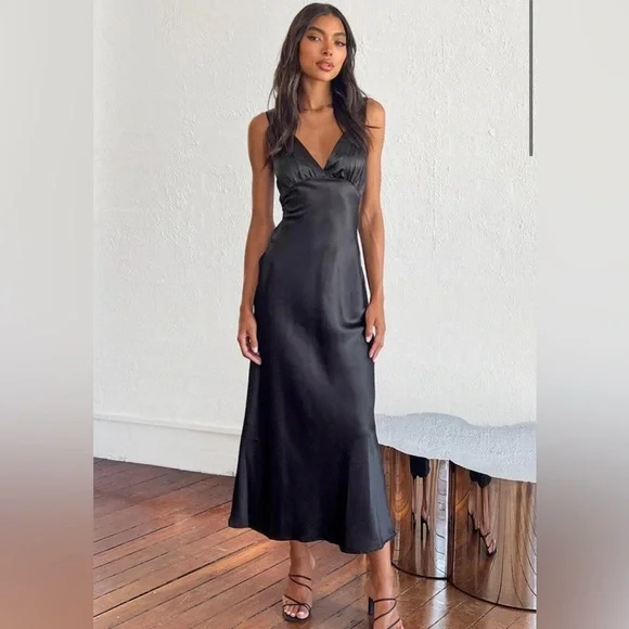 maria bianca nero silk dress Maria Bianca Nero Halter V Neck Silk Midi Dress Black M Dresses